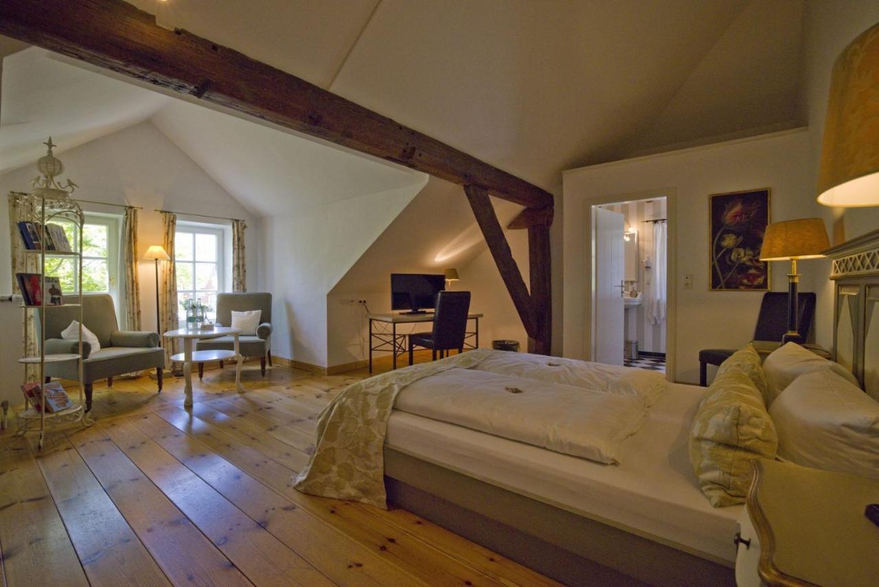 Hotel Hochzeitshaus Aurich Esterno foto