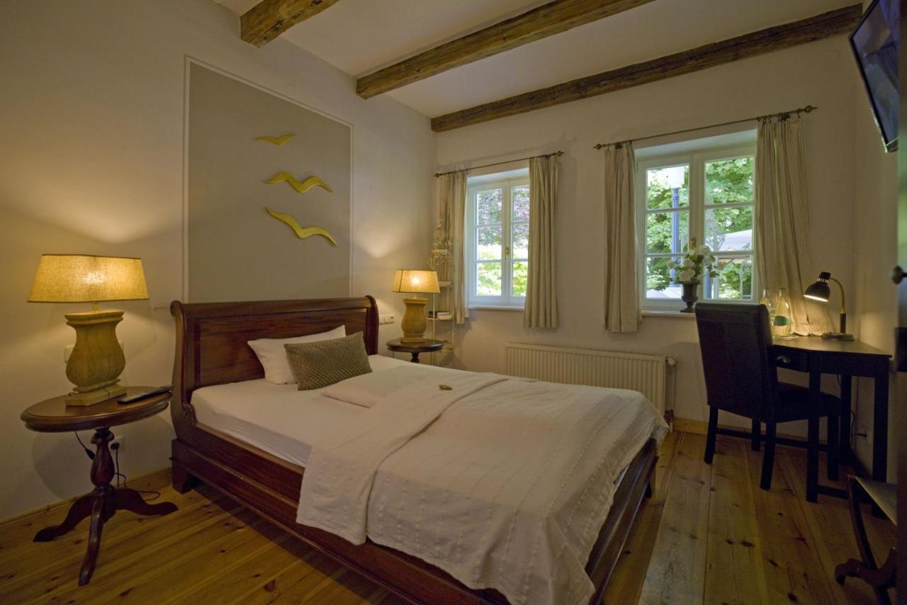 Hotel Hochzeitshaus Aurich Esterno foto