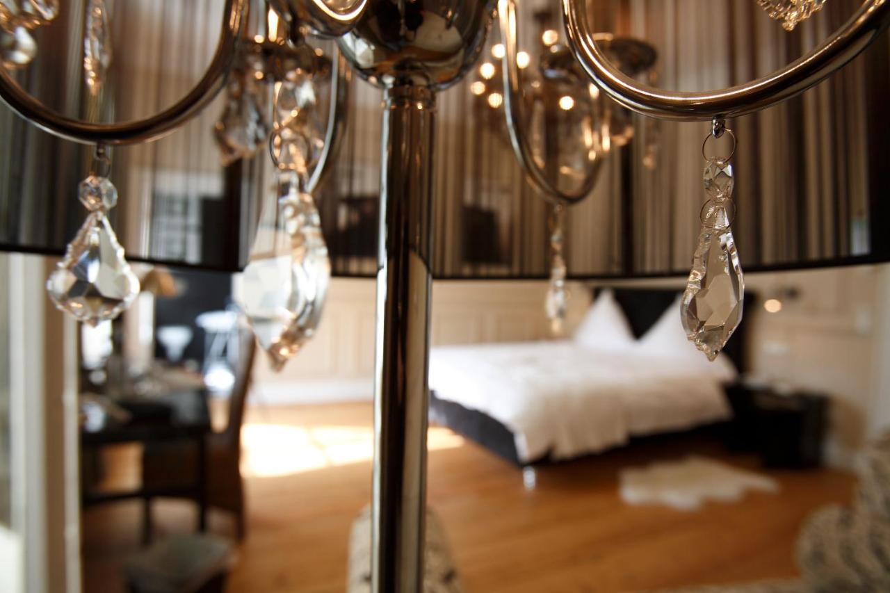 Hotel Hochzeitshaus Aurich Esterno foto