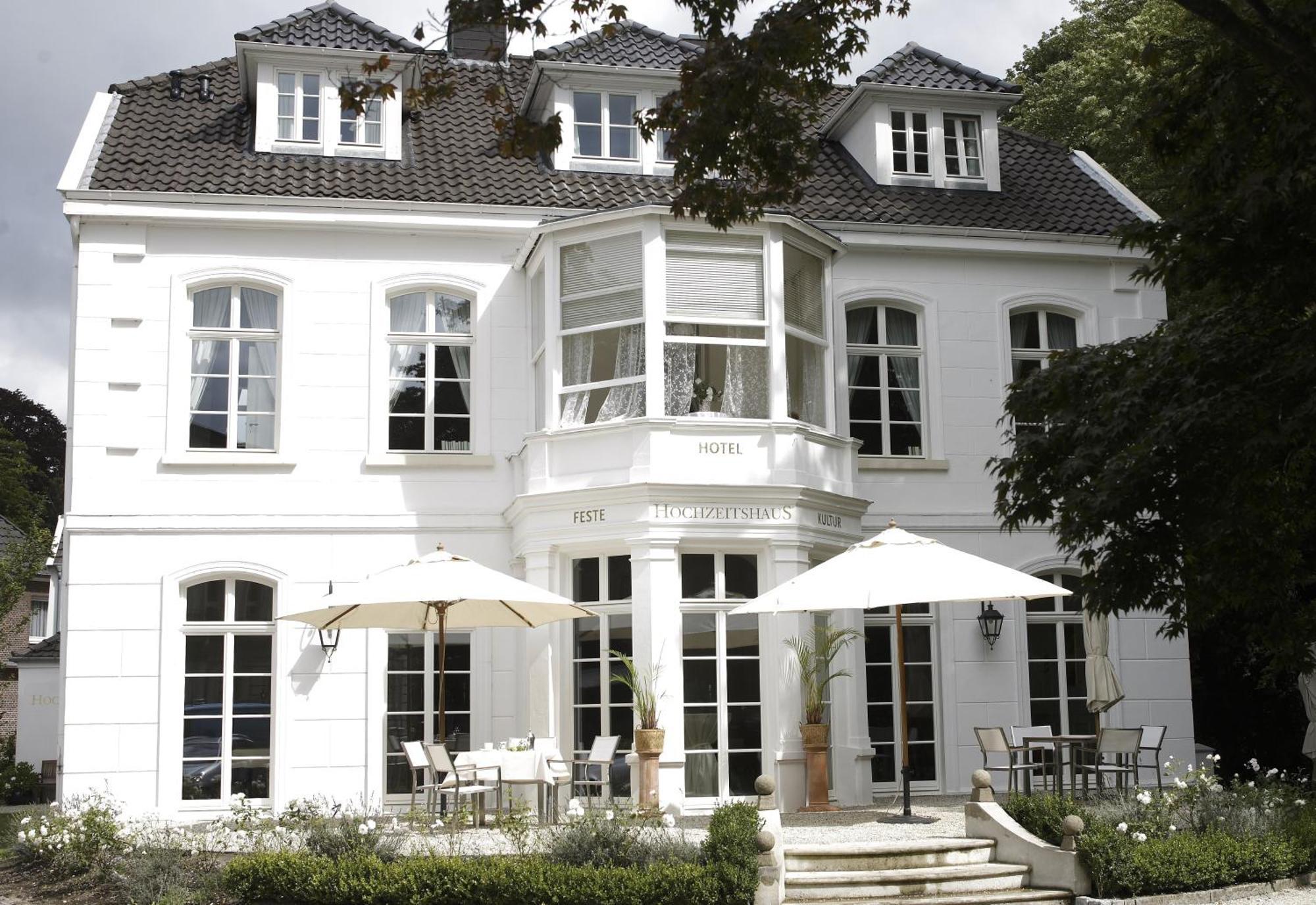 Hotel Hochzeitshaus Aurich Esterno foto