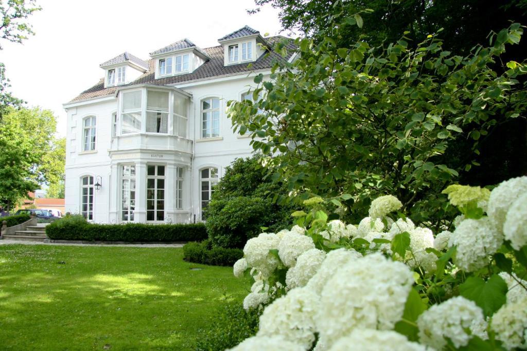 Hotel Hochzeitshaus Aurich Esterno foto