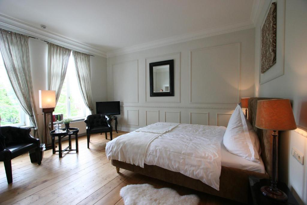 Hotel Hochzeitshaus Aurich Esterno foto